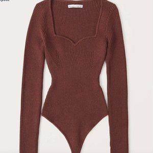 Abercrombie & Fitch - Long-Sleeve Sweetheart Sweater Bodysuit